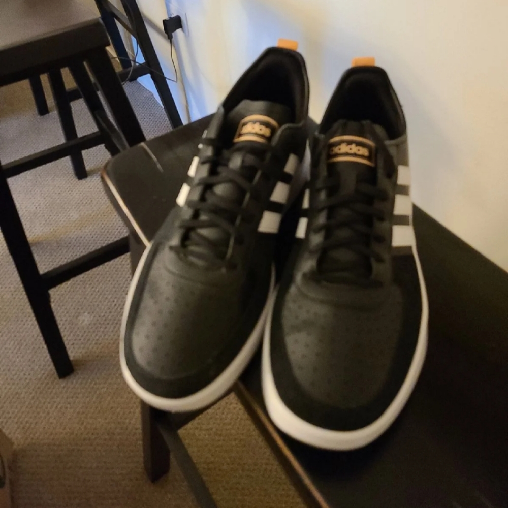 ADIDAS womand shoes 9.5 peach